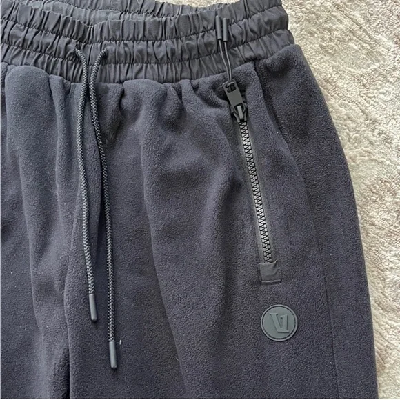 Vuori Black Aspen Joggers - Picture 3 of 4